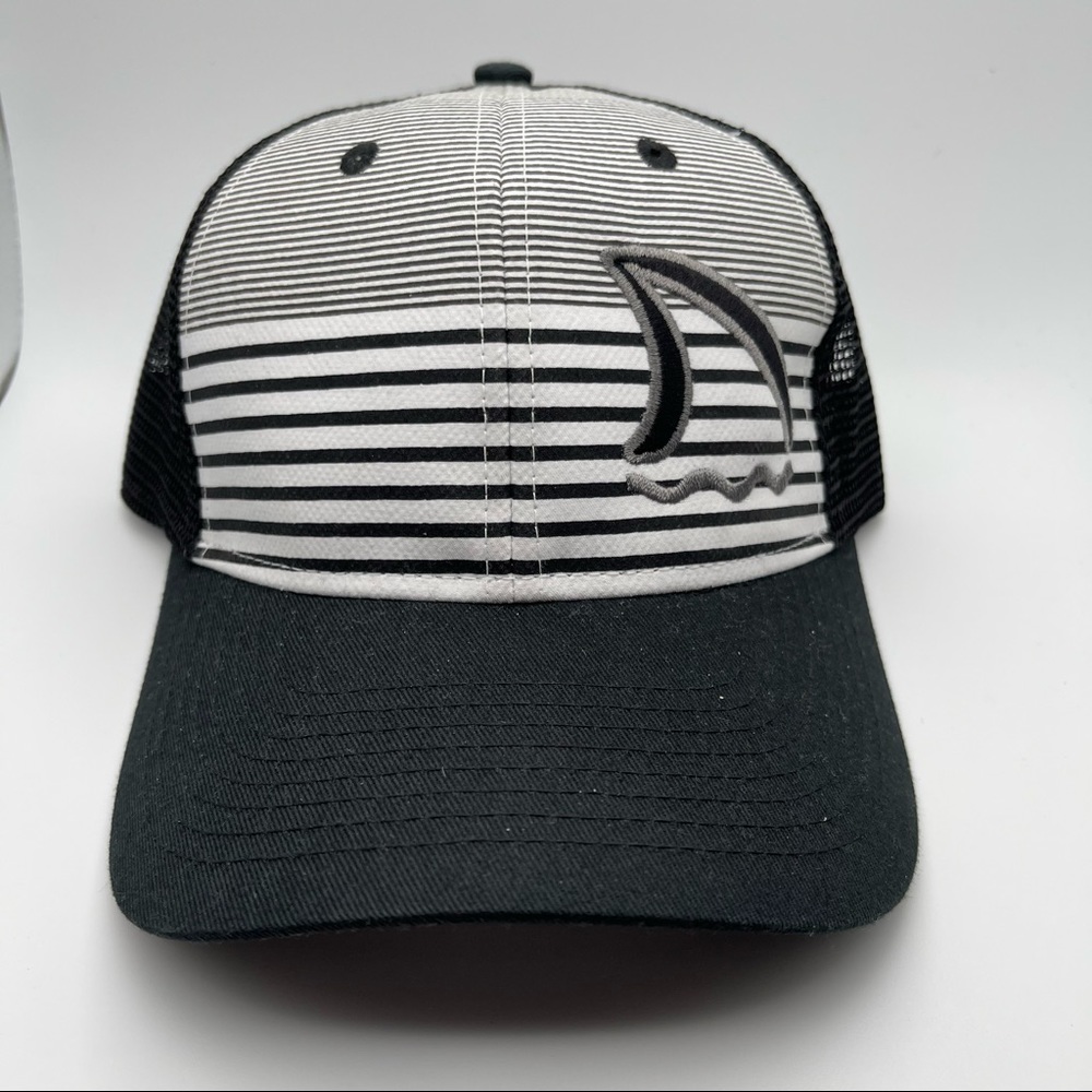 🎉2XHP🎉 BNWOT Greg Normal Shark Hat